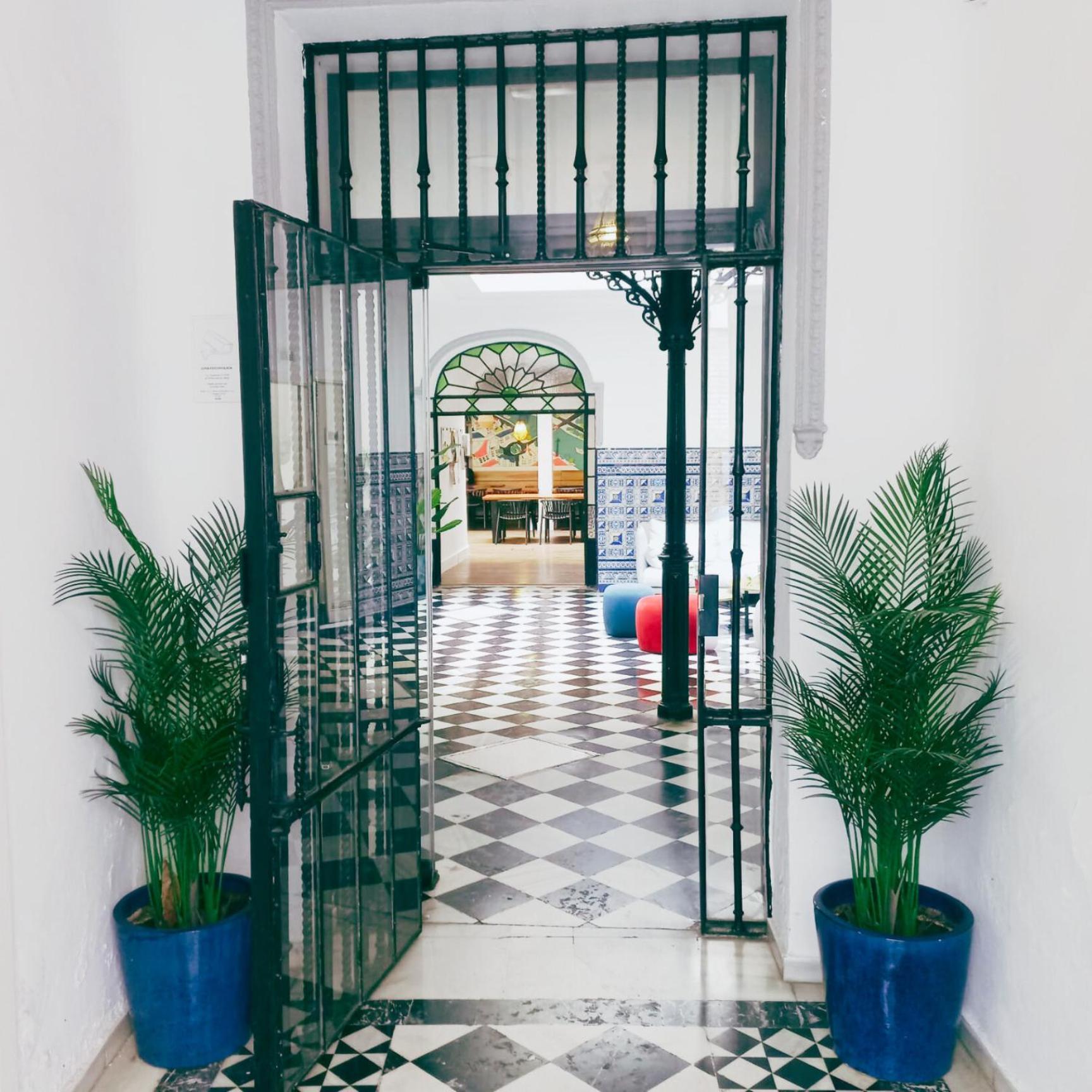 La Central Sevilla Экстерьер фото